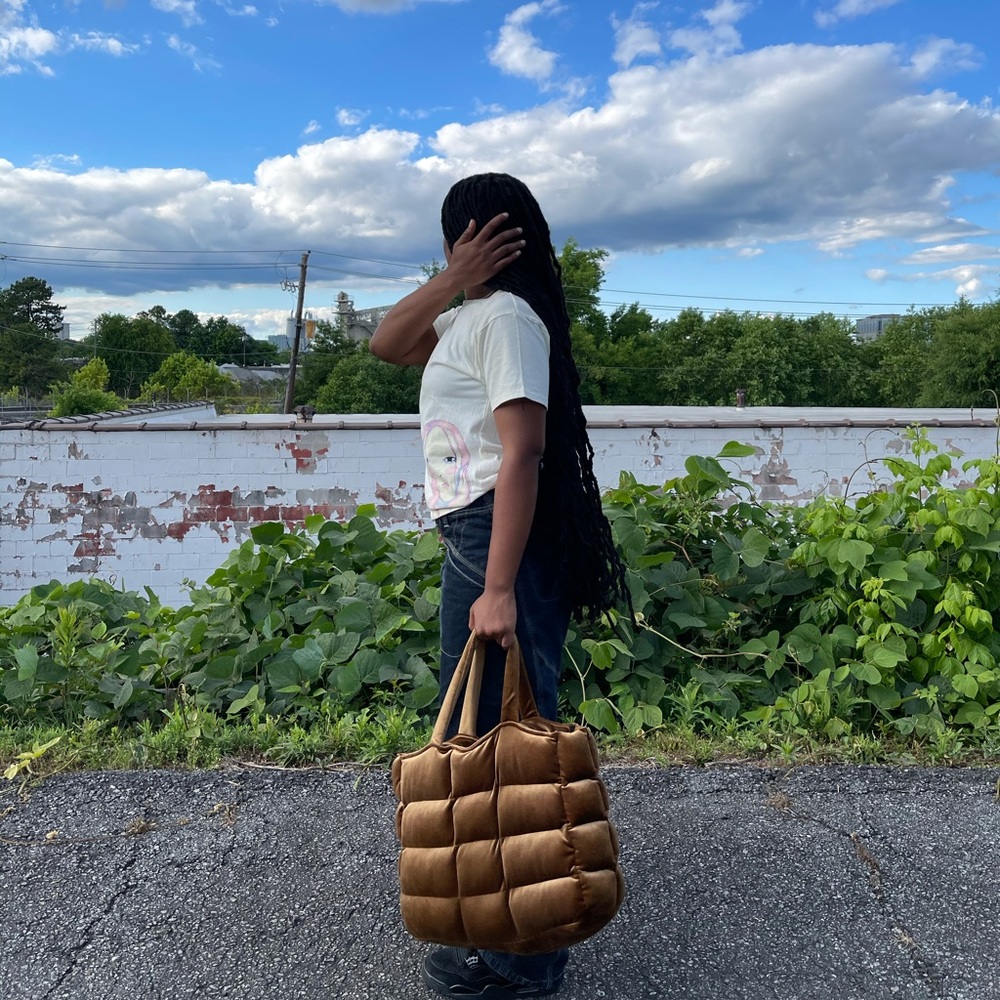 Meet your Posher, Laryn